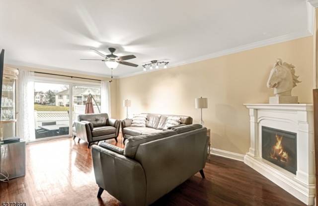 1003 Bayley Ct - 1003 Bayley Court, Bradley Gardens, NJ 08807