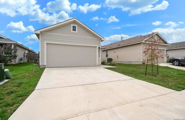 6534 Augustus Magee photos photos