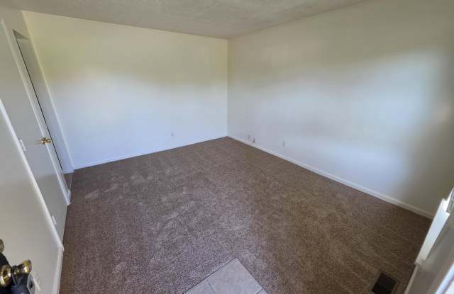 1816 Chatsworth Drive Gallery 2