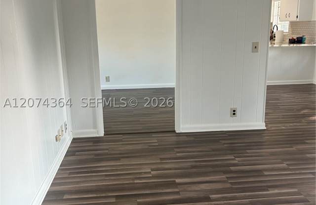 110 Broward Gallery 4