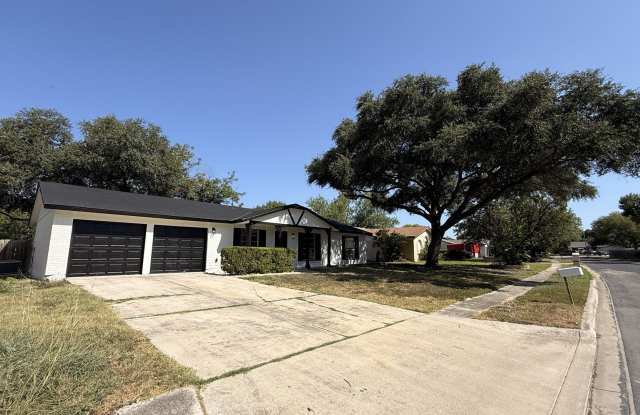 5719 Creekwood Gallery 1