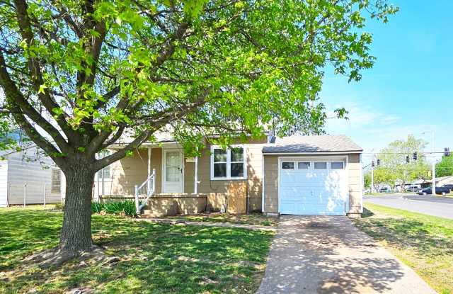 Cute  Close to Everything - 2201 Doris Avenue, Del City, OK 73115