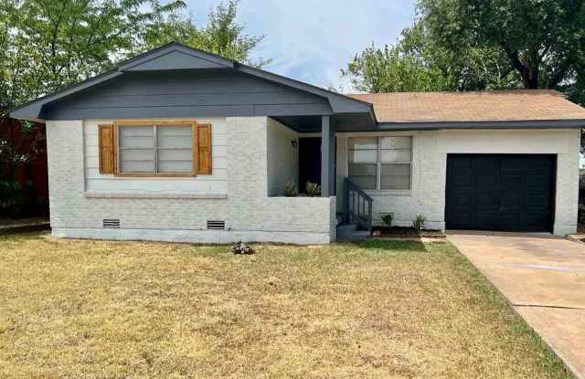 2328 NW 46th- AVAILABLE NOW! - 2328 Northwest 46th Street, Lawton, OK 73505