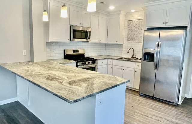 Fully updated, walking distance to UAMS photos photos