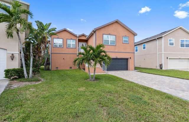 1081 S POINTE ALEXIS Drive Gallery 2