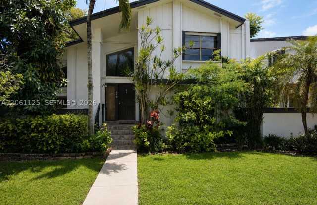 11712 SW 91st Ter Gallery 1