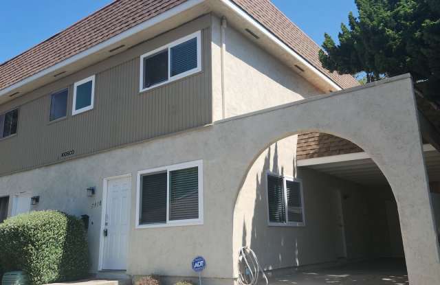 UTC Duplex 1475 Sq Ft 3 bedroom 1.5 ba wood floors photos photos