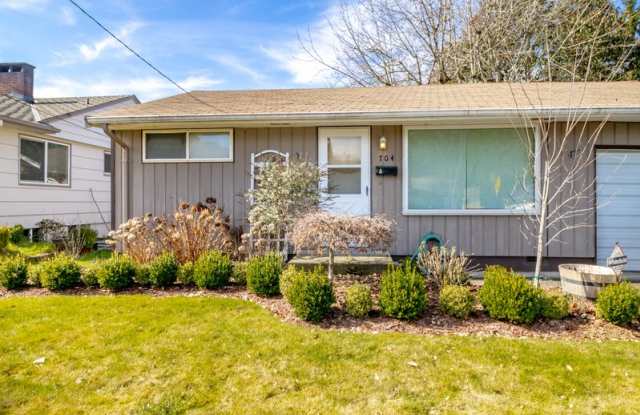 704 4th St. NE photos photos