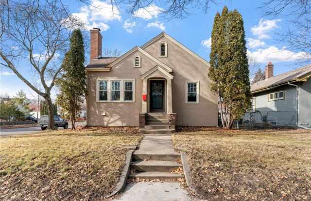 2300 Mckinley Street NE photos photos