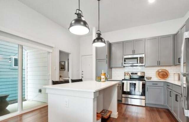 25532 Two Creeks Gallery 2