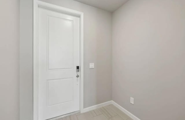 526 Salisbury Circle Gallery 2