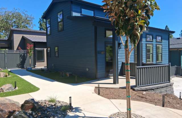 Newly Built Modern Home in the Heart of Ashland – Stylish, Comfortable, and Convenient - 427 Holly Street, Ashland, OR 97520