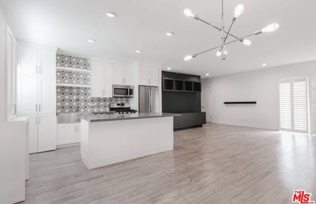 1233 N Laurel Ave photos photos