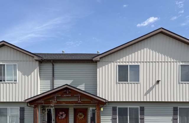 Charming 3 Bed 1.5 Bath Townhome in Rexburg! photos photos
