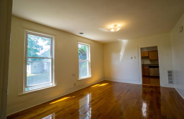 556 Columbus Ave- Second Floor 3 Bedroom Flat Available June 1, 2027 Gallery 3