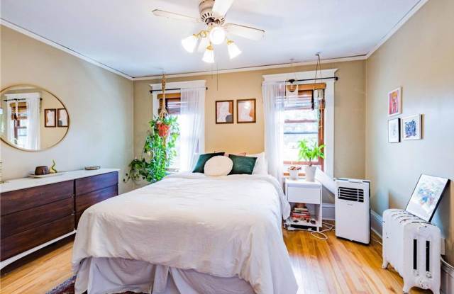 JUNE MOVE IN 2027- HAMLINE UNIVERSITY - 5 BEDROOM Gallery 3