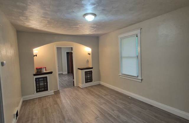 Lovely 2 Bedroom / 1 Bath for Rent - Section 8 Welcome Gallery 4