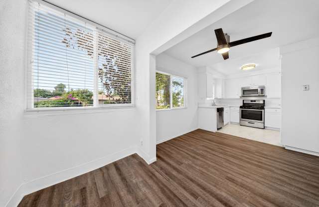 13860 Burbank Blvd. photos photos