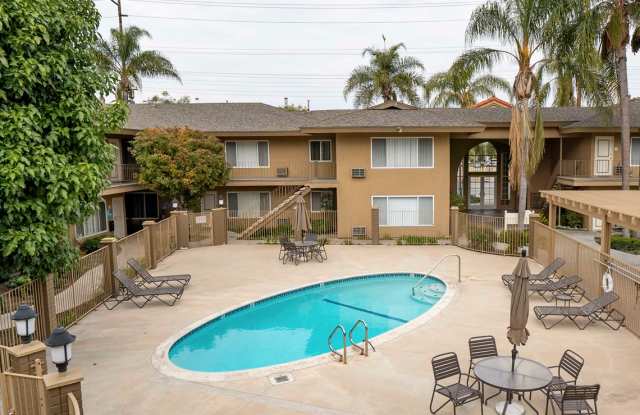 The Courtyard Apartment Homes Gallery 1