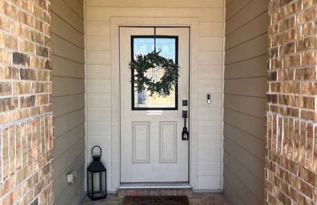 4 bedroom/2 bath/2 Car Garage - Beautiful Tile Flooring photos photos