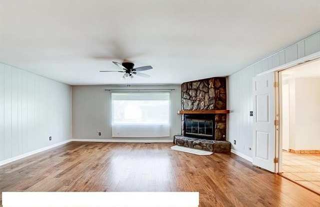 1809 S Elm Avenue Gallery 3