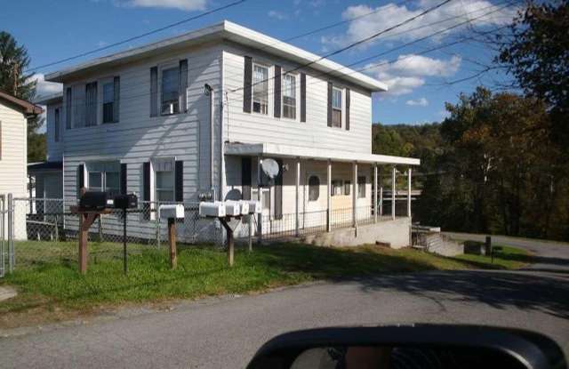 1347 Montrose Ave photos photos