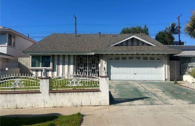 1443 E Gladwick photos photos