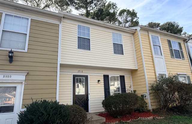 Gorgeous Doraville 2 Bed-2.5 Bath Townhouse, Roommate Floor plan! - 2918 Aspen Woods Entry, Doraville, GA 30360