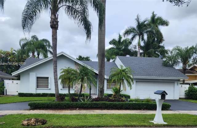 14221 SW 106th Ter photos photos