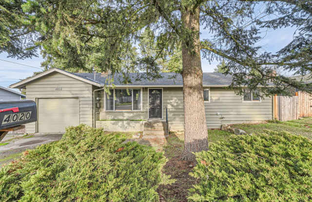 3bed/2bath Home with Fully Fenced Yard & Bonus Loft in Auburn! photos photos