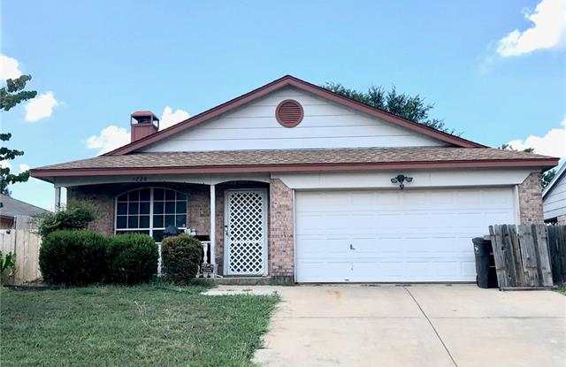 1728 Wild Willow Trail - 1728 Wild Willow Trail, Fort Worth, TX 76134