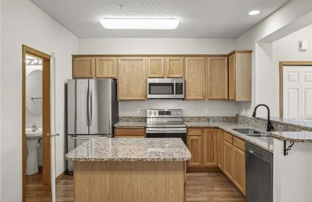 13840 54th Ave N - 13840 54th Avenue North, Plymouth, MN 55446