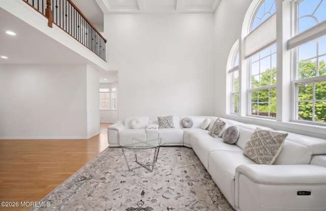 67 Glen Oaks Court Gallery 4