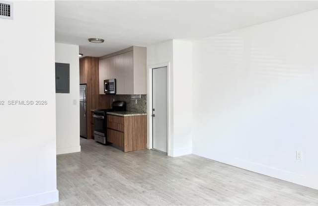 650 Lenox Ave photos photos