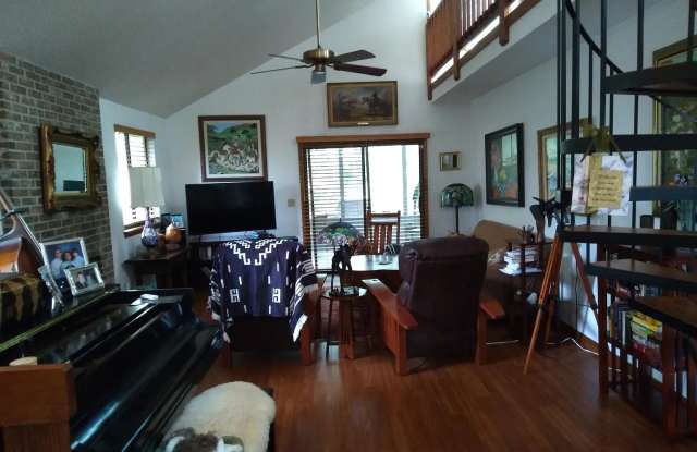 275 Bayridge Court Gallery 1