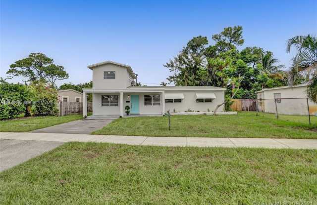 650 E Dayton Cir - 650 East Dayton Circle, Fort Lauderdale, FL 33312