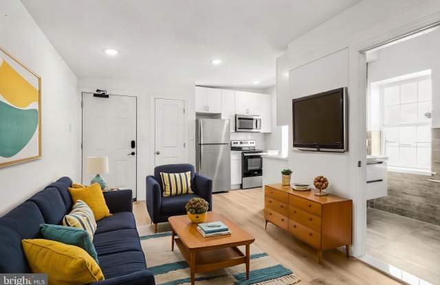 2046 E HUNTINGDON Street unit: 3F photos photos