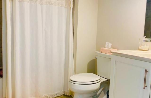 102 AGNES GRACE Lane unit: 13 photos photos