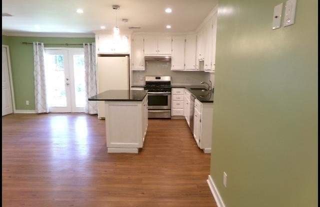 7910 Burnelle Drive Gallery 3