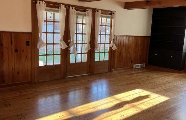 510 Maple Drive - 510 Maple Drive, Springdale, AR 72764