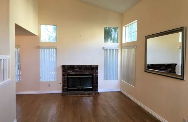 3865 San Gabriel St Gallery 3