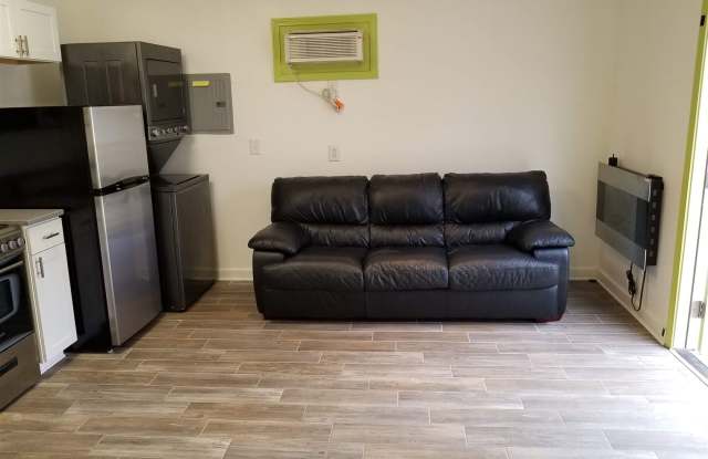 590 Glen Iris Dr NE Apt B Gallery 4