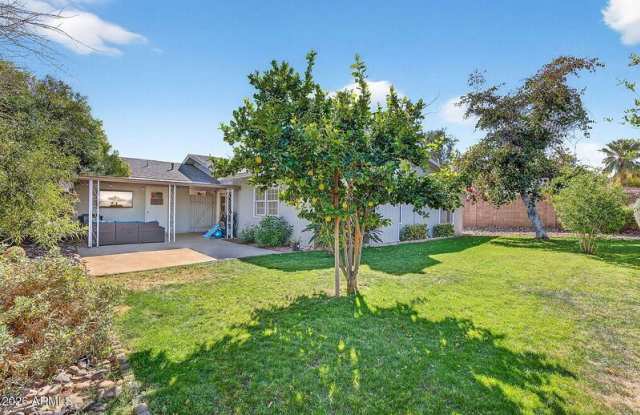 2822 E WILLOW Avenue Gallery 2
