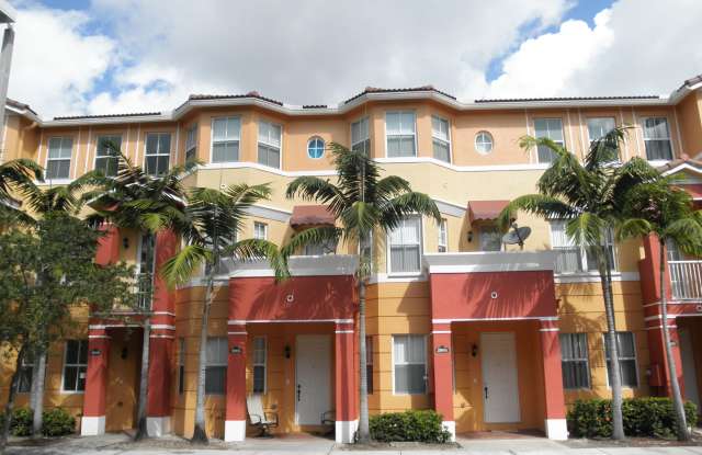 SHOMA TOWNHOUSES AT ROYAL PALM photos photos