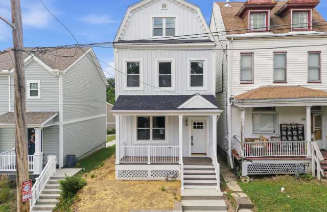 Gorgeous 4 bedroom 2 bath home in Garfield! Available now! photos photos