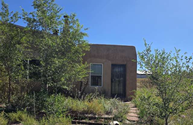 49 Camino Torcido - 49 Camino Torcido Loop, La Cienega, NM 87507