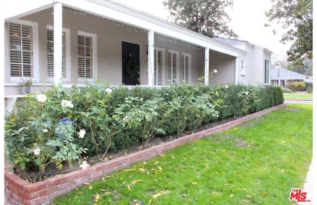 4558 CAMELLIA AVE - 4558 Camellia Avenue, Los Angeles, CA 91602