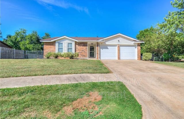813 N Ramblin Oaks Dr - 813 North Ramblin Oaks Drive, Moore, OK 73160