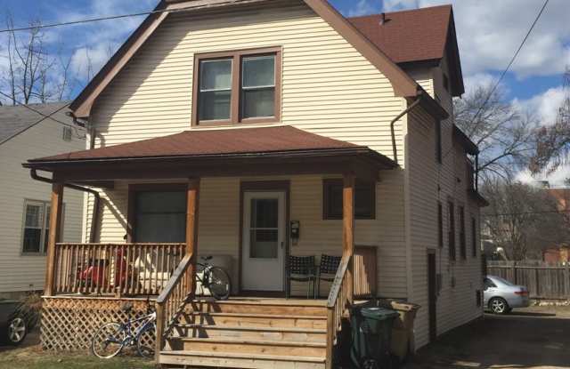 5 bedroom with parking near Regent/Mills $5000/month! Gallery 1