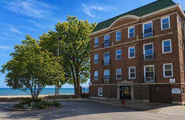 1055 W Pratt Boulevard photos photos